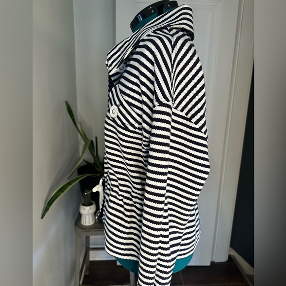 CAbi #5654 Harbor Jacket medium - Picture 9 of 16